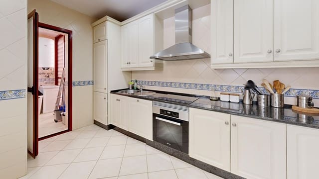 3 makuuhuone Huoneisto myytävänä paikassa Marbella mukana uima-altaan - 590 000 € (Ref: 9450043)