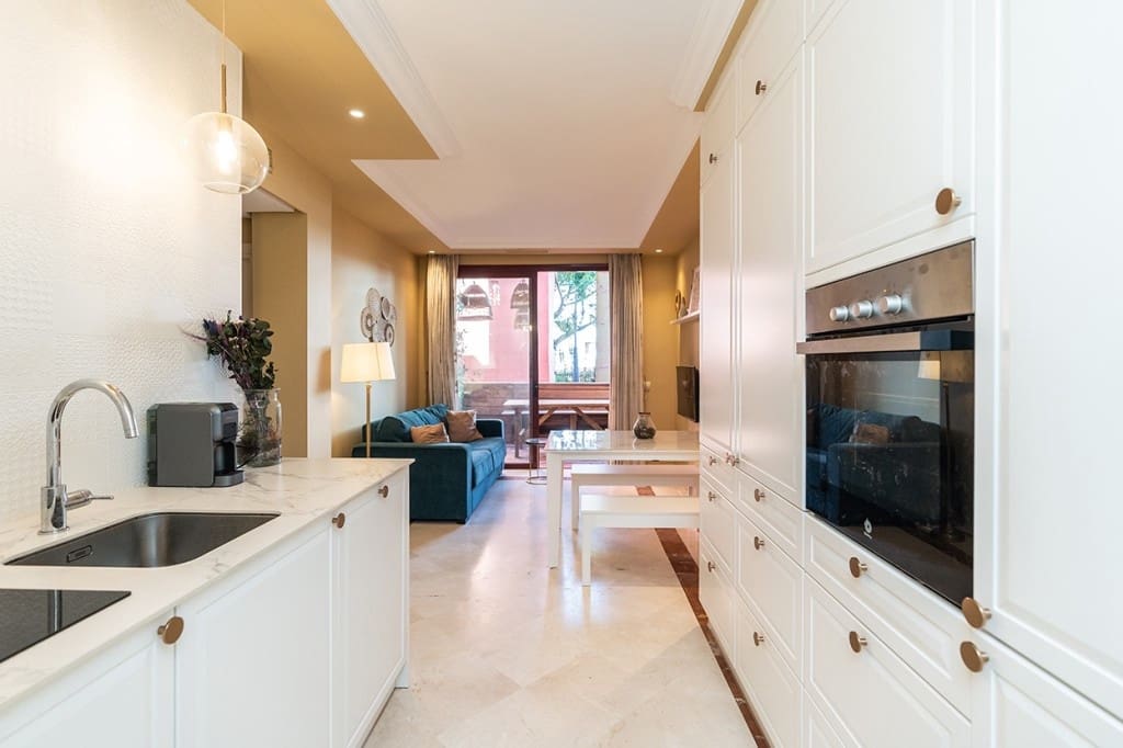 3 Zimmer Apartment zu verkaufen in Marbella mit Pool - 475.000 € (Ref: 9450045)