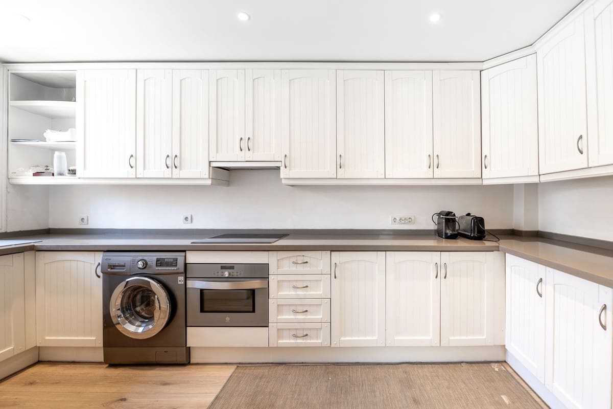 5 chambre Maison de Ville à vendre à Guadalmina avec piscine garage - 899 000 € (Ref: 9450046)