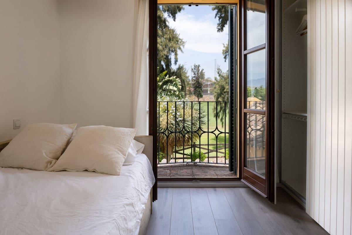 5 chambre Maison de Ville à vendre à Guadalmina avec piscine garage - 899 000 € (Ref: 9450046)