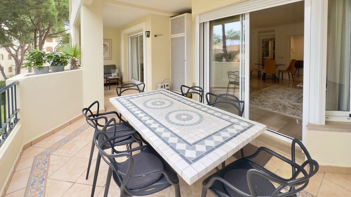 2 soveværelse Lejlighed til salg i Elviria med swimmingpool garage - € 720.000 (Ref: 9450049)