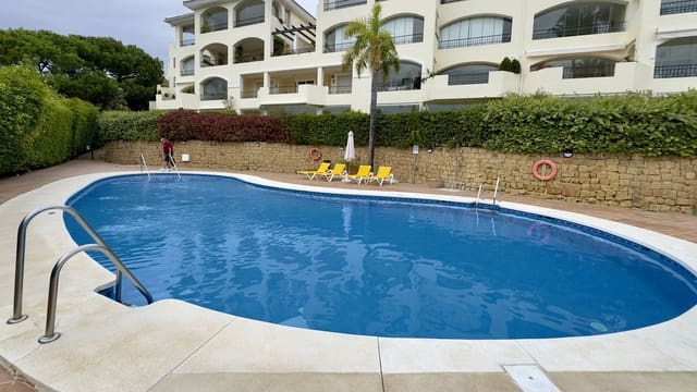 2 soveværelse Lejlighed til salg i Elviria, Marbella med swimmingpool garage - € 720.000 (Ref: 9450049)