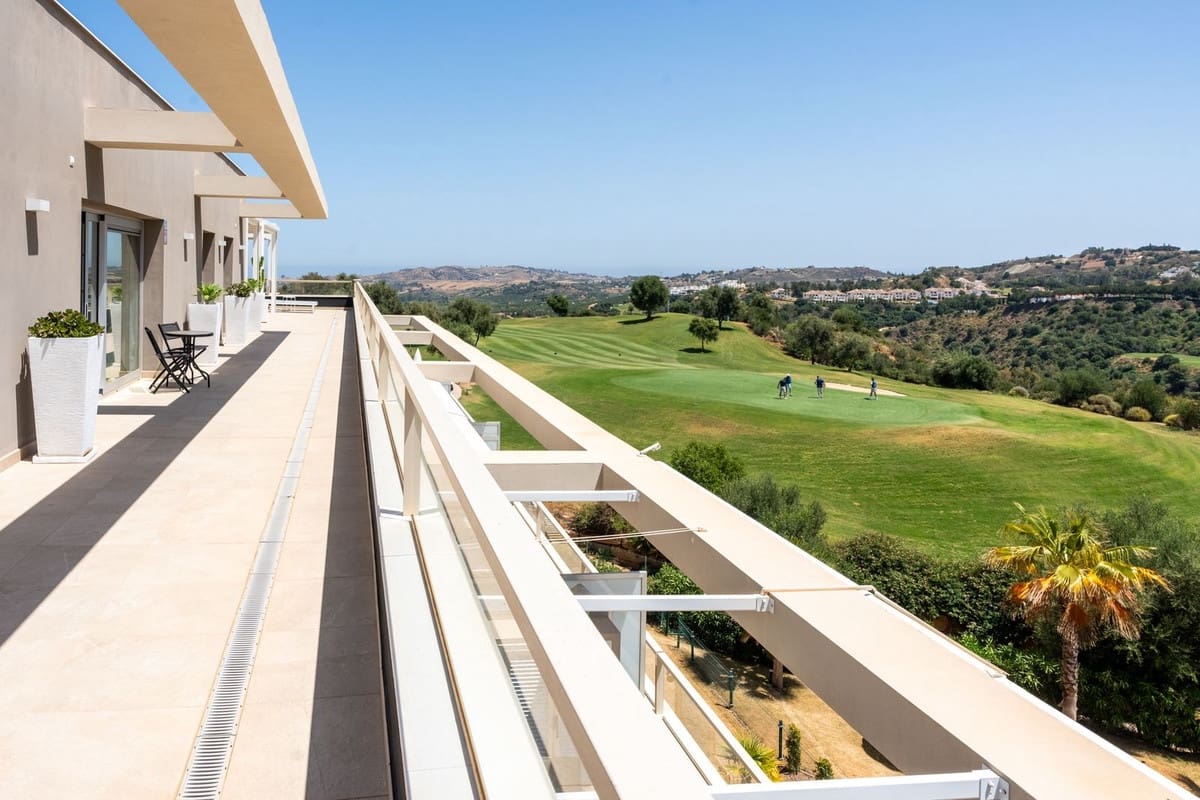 3 makuuhuone Kattohuoneisto myytävänä paikassa La Cala de Mijas mukana uima-altaan 
autotalli - 749 000 € (Ref: 9451471)