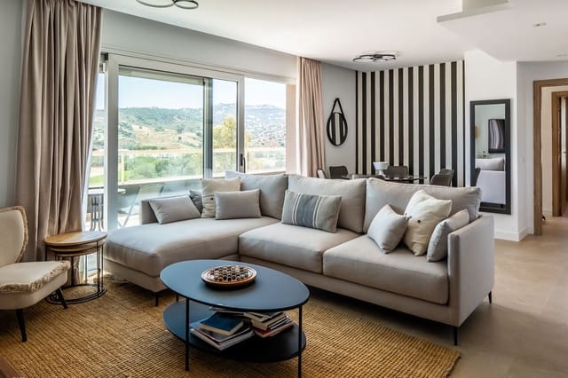 3 makuuhuone Kattohuoneisto myytävänä paikassa La Cala de Mijas, Mijas mukana uima-altaan 
autotalli - 749 000 € (Ref: 9451471)