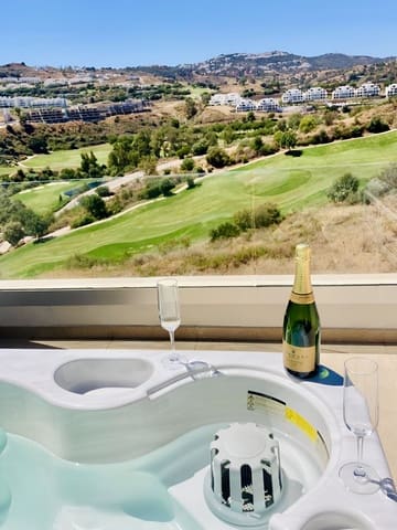 3 soverom Hus til salgs i La Cala de Mijas, Mijas med svømmebasseng garasje - € 659 000 (Ref: 9451472)