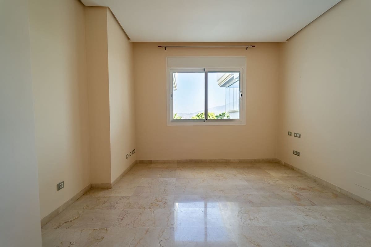 3 Zimmer Apartment zu verkaufen in La Cala de Mijas mit Pool Garage - 473.000 € (Ref: 9451474)