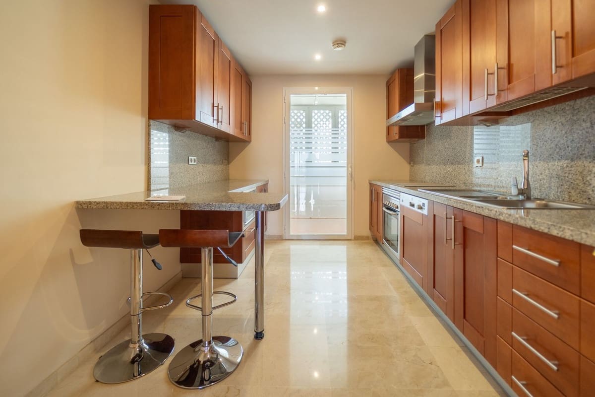 3 Zimmer Apartment zu verkaufen in La Cala de Mijas mit Pool Garage - 473.000 € (Ref: 9451474)