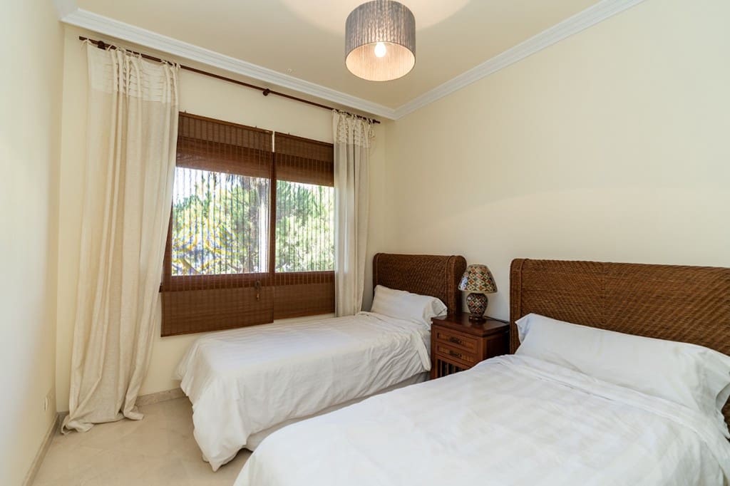 3 Zimmer Penthouse zu verkaufen in Marbella mit Pool - 640.000 € (Ref: 9451477)