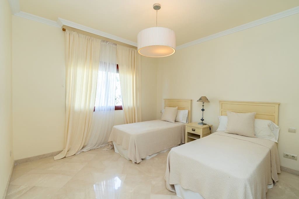 3 Zimmer Penthouse zu verkaufen in Marbella mit Pool - 640.000 € (Ref: 9451477)