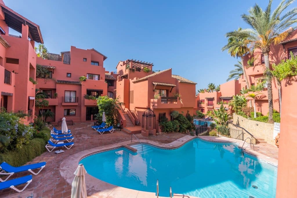 3 Zimmer Penthouse zu verkaufen in Marbella mit Pool - 640.000 € (Ref: 9451477)