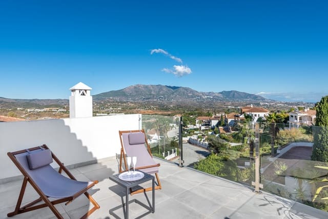 4 Zimmer Villa zu verkaufen in La Cala de Mijas, Mijas mit Pool Garage - 2.395.000 € (Ref: 9453611)