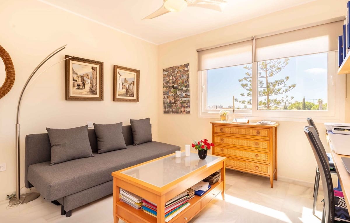 2 makuuhuone Kattohuoneisto myytävänä paikassa Mijas mukana uima-altaan - 395 000 € (Ref: 9453698)