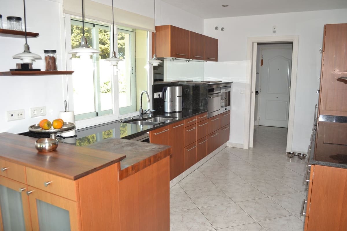 3 bedroom Villa for sale in Mijas with pool garage - € 1,499,000 (Ref: 9454771)
