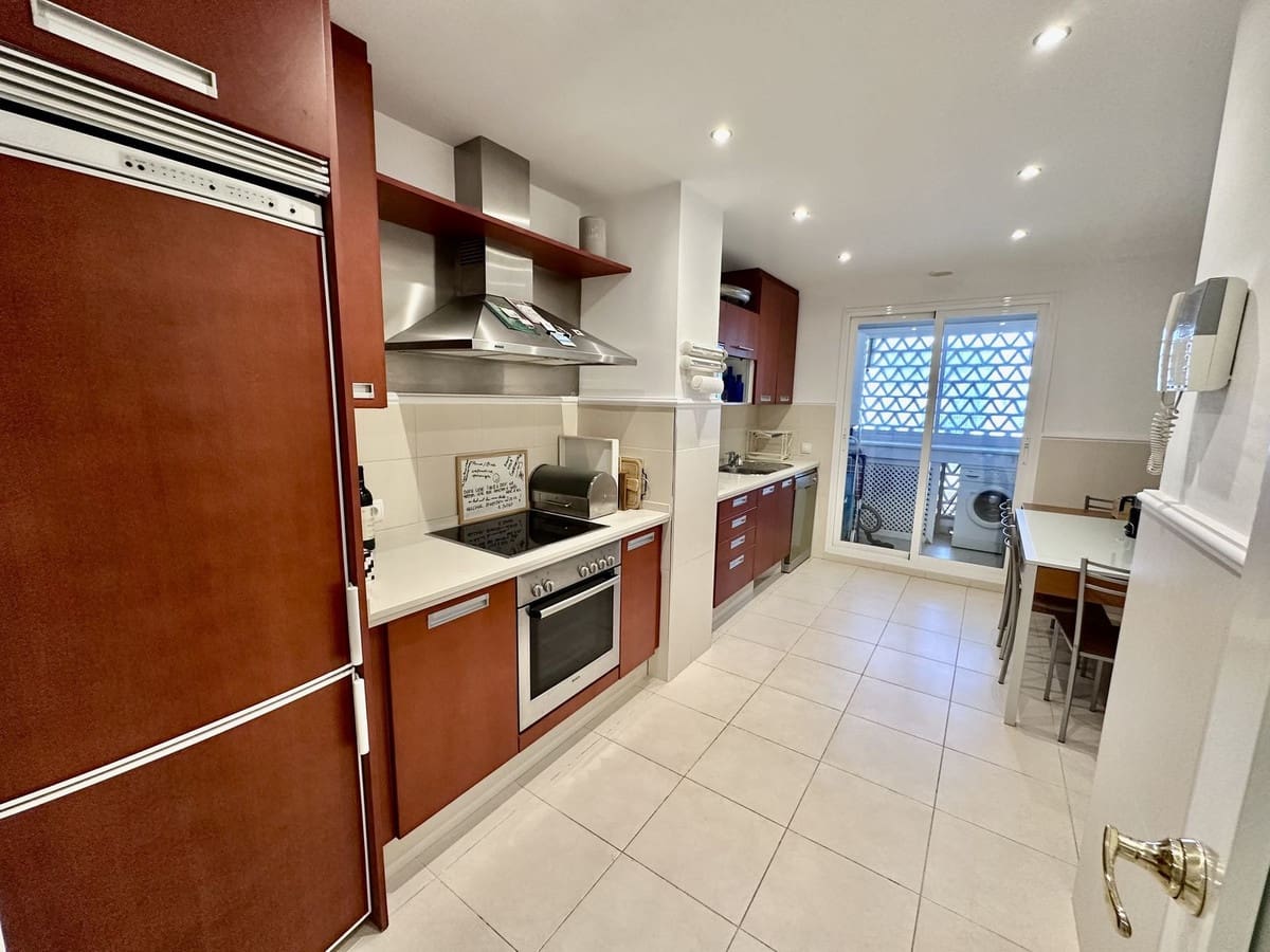 2 soverom Leilighet til salgs i San Pedro de Alcantara med svømmebasseng garasje - € 729 000 (Ref: 9459651)