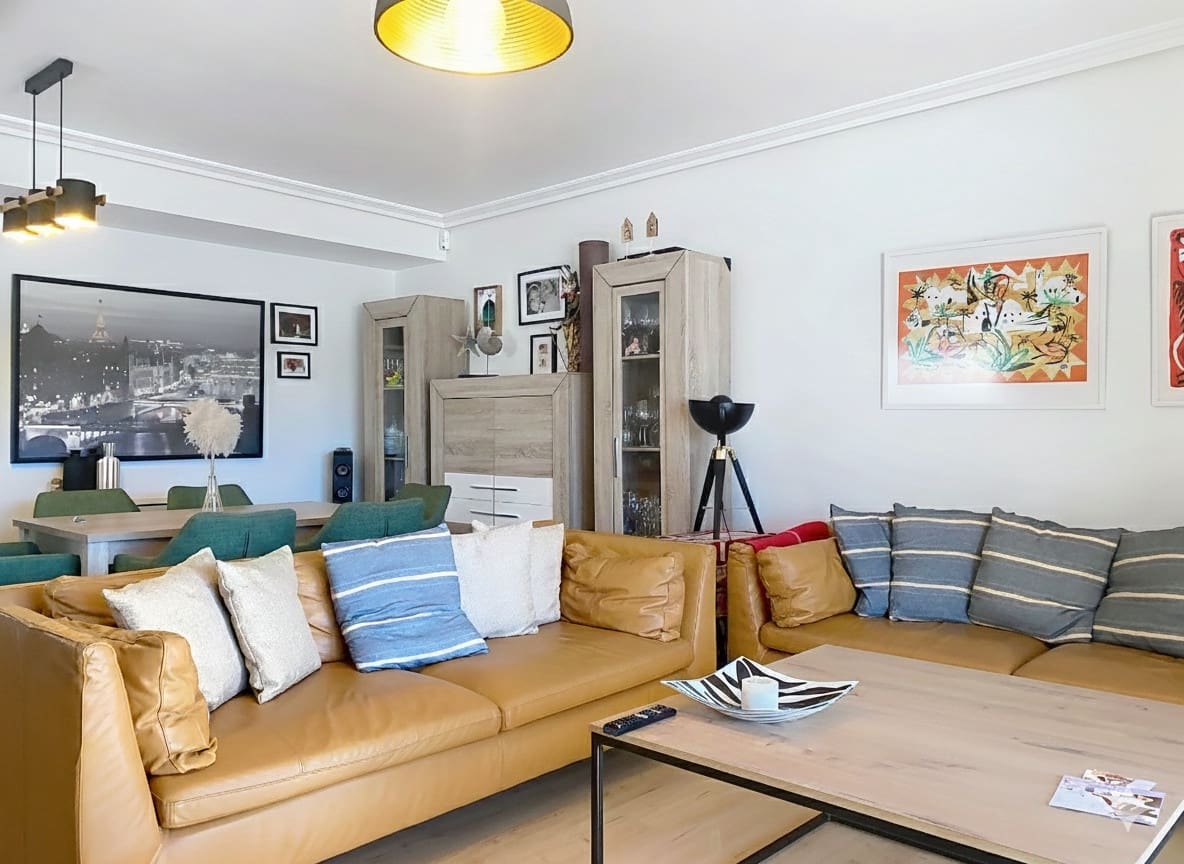 2 bedroom Townhouse for sale in Estepona with pool garage - € 777,000 (Ref: 9471556)