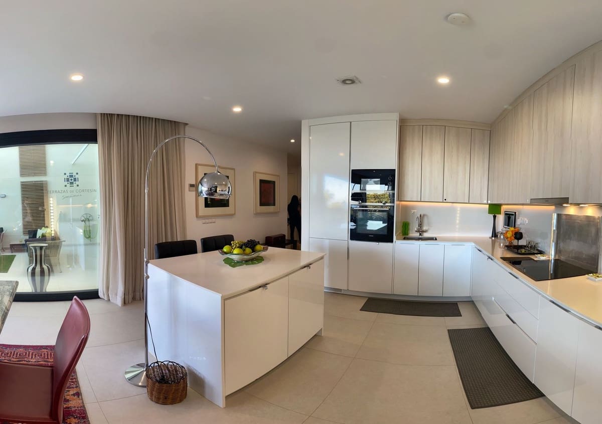 3 soveværelse Lejlighed til salg i Bahia de Casares med swimmingpool garage - € 1.195.000 (Ref: 9471628)