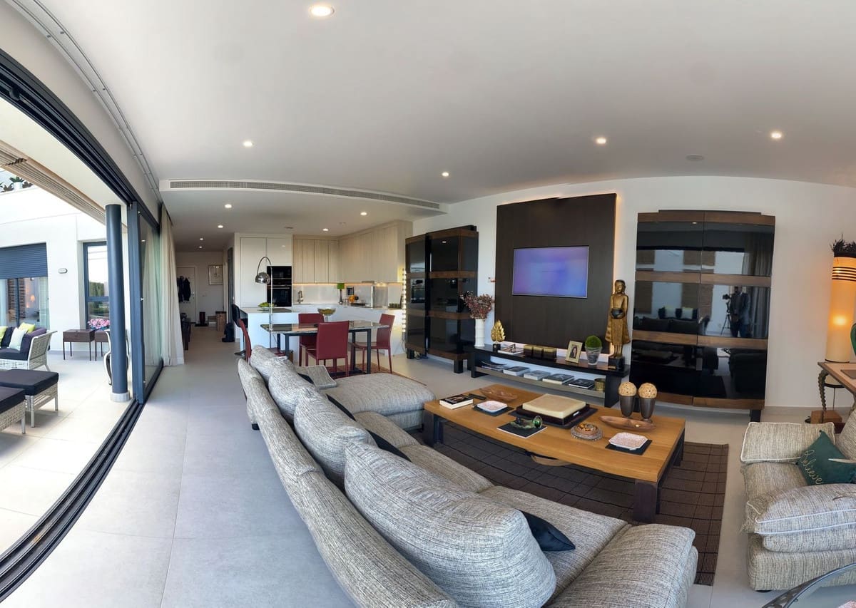 3 soveværelse Lejlighed til salg i Bahia de Casares med swimmingpool garage - € 1.195.000 (Ref: 9471628)