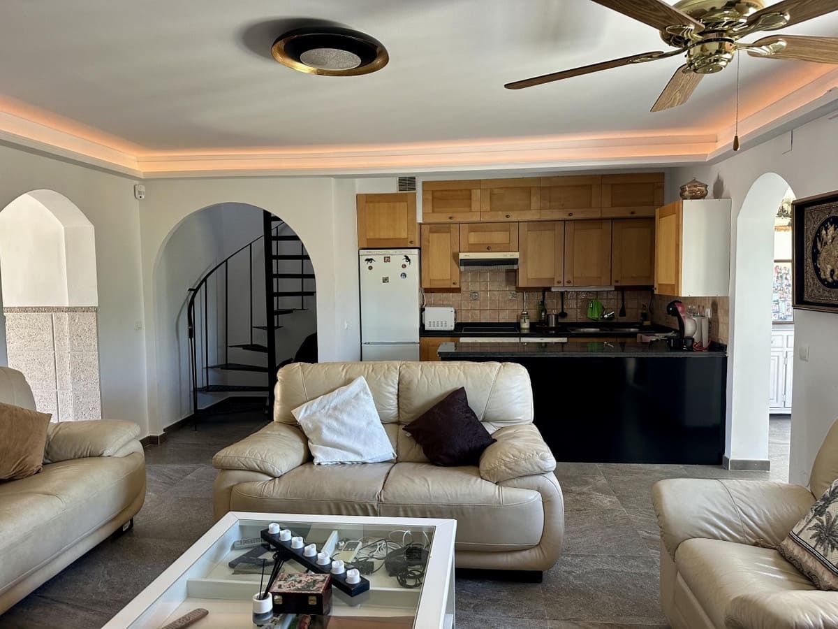 3 chambre Maison de Ville à vendre à Manilva avec piscine - 253 000 € (Ref: 9473276)