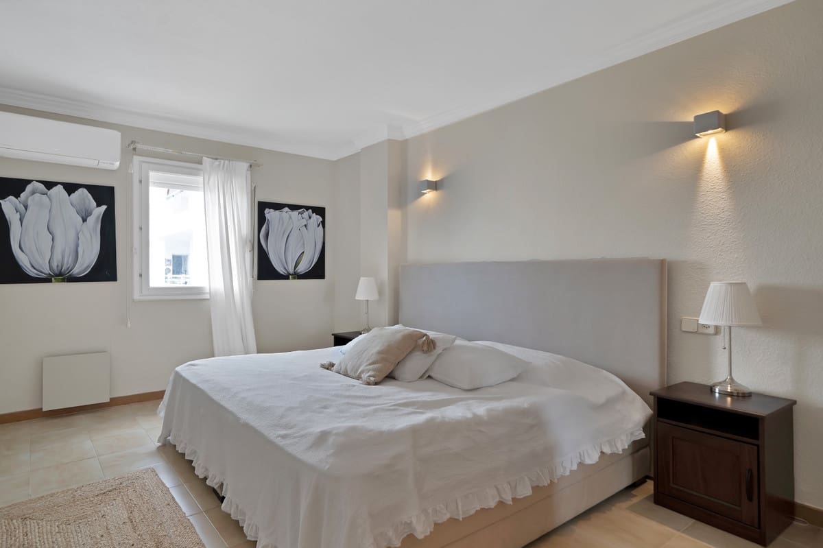 2 quarto Apartamento para venda em Estepona com piscina - 385 000 € (Ref: 9473353)