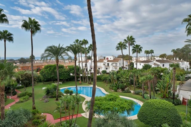 2 quarto Apartamento para venda em Estepona com piscina - 385 000 € (Ref: 9473353)