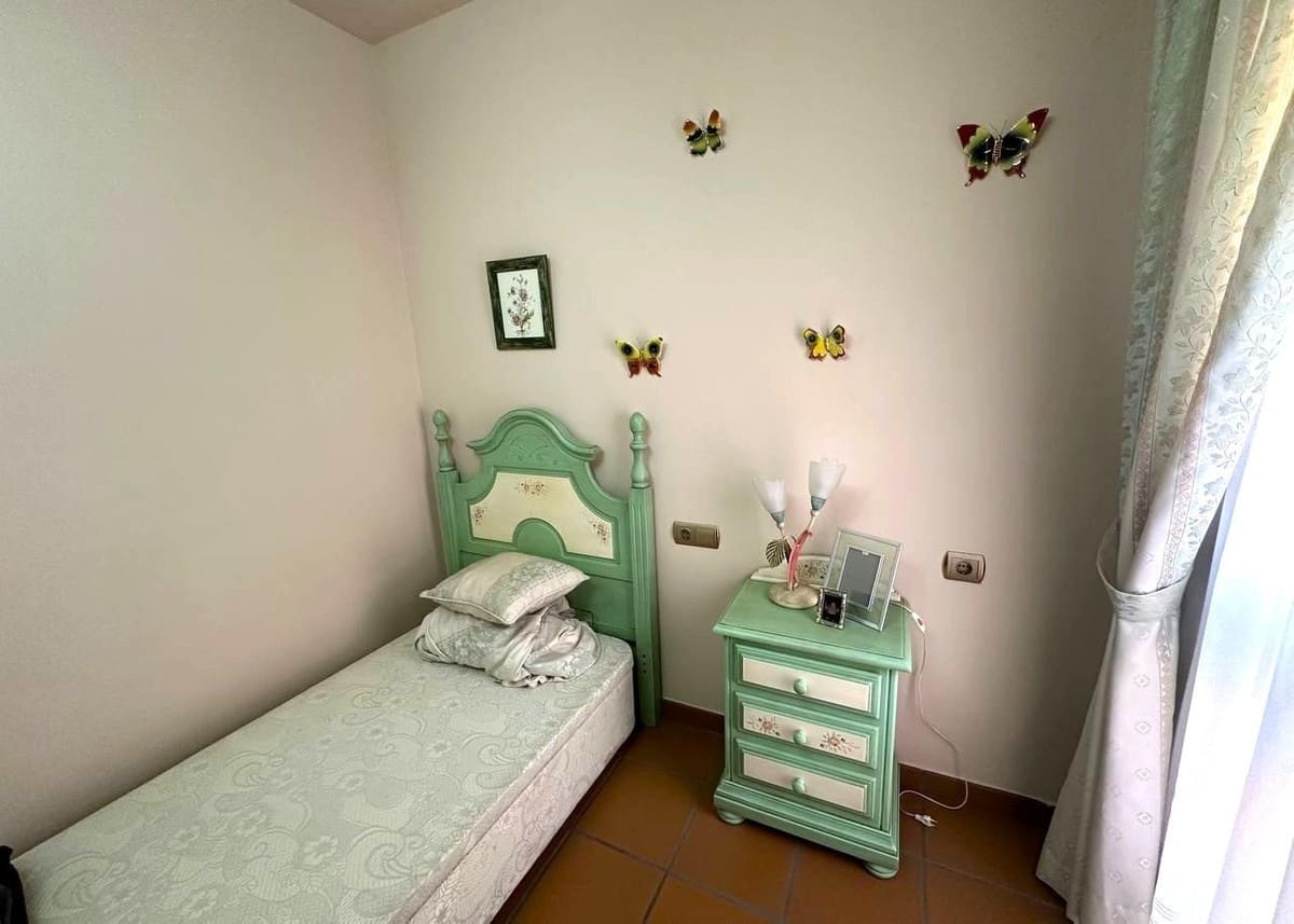 3 makuuhuone Omakotitalo myytävänä paikassa Estepona - 1 000 000 € (Ref: 9473447)