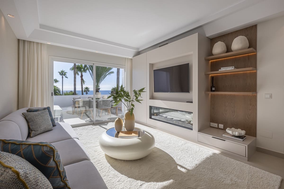 2 quarto Apartamento para venda em Estepona com piscina - 995 000 € (Ref: 9473448)