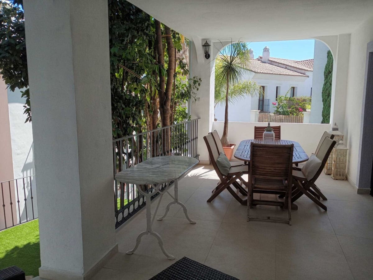 3 bedroom Townhouse for sale in El Paraiso with pool garage - € 756,000 (Ref: 9474606)