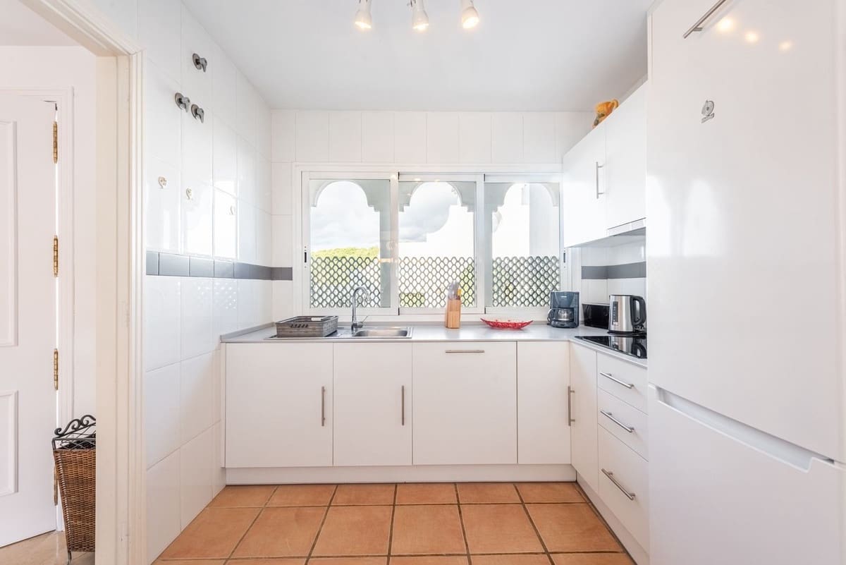 2 chambre Appartement à vendre à Estepona avec piscine - 498 000 € (Ref: 9475008)