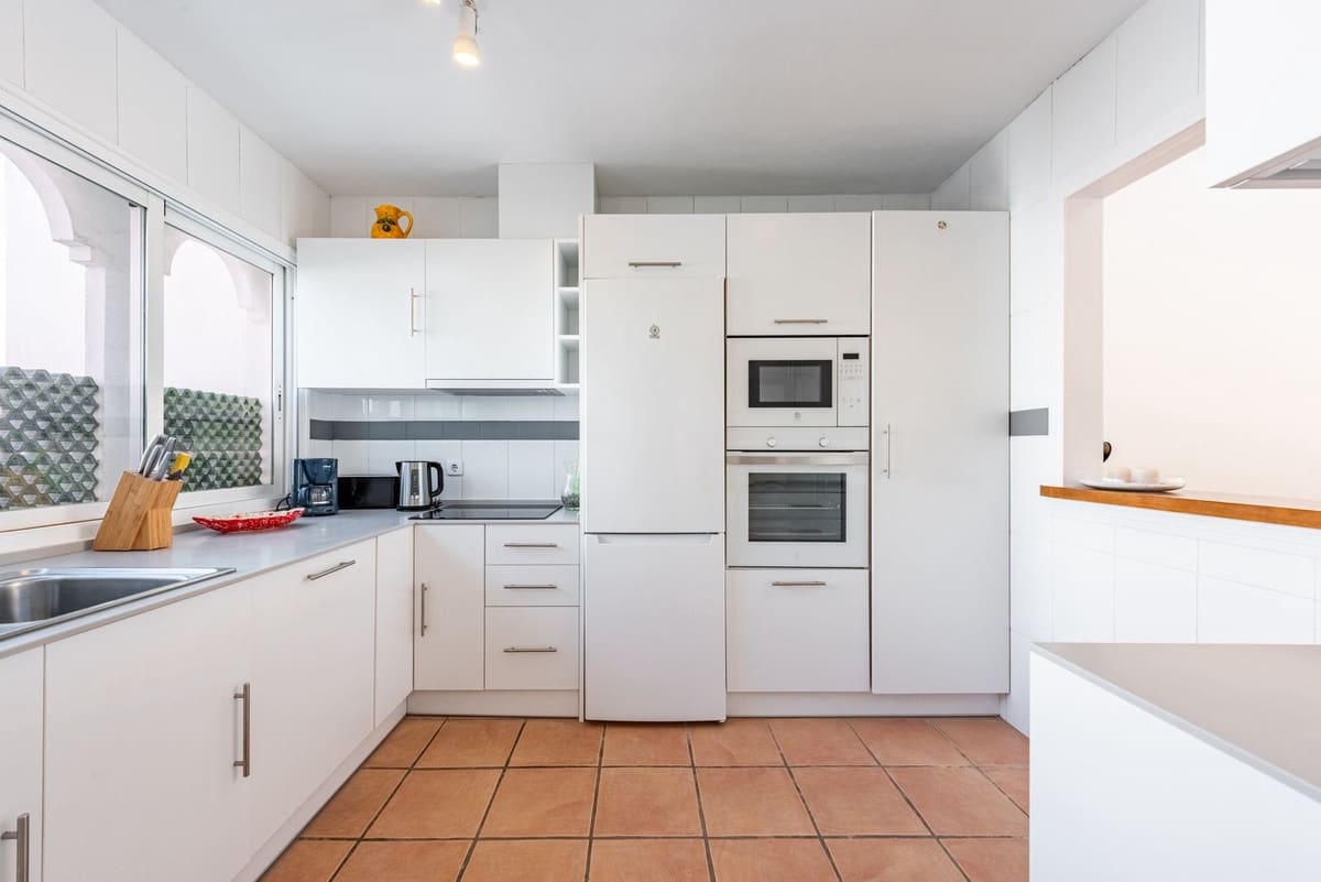 2 chambre Appartement à vendre à Estepona avec piscine - 498 000 € (Ref: 9475008)