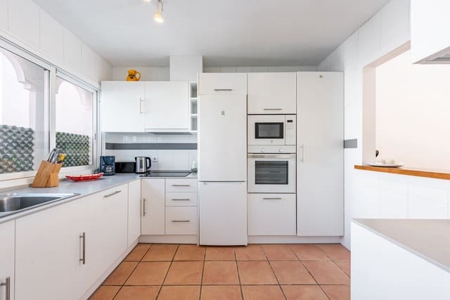 2 chambre Appartement à vendre à Estepona avec piscine - 498 000 € (Ref: 9475008)