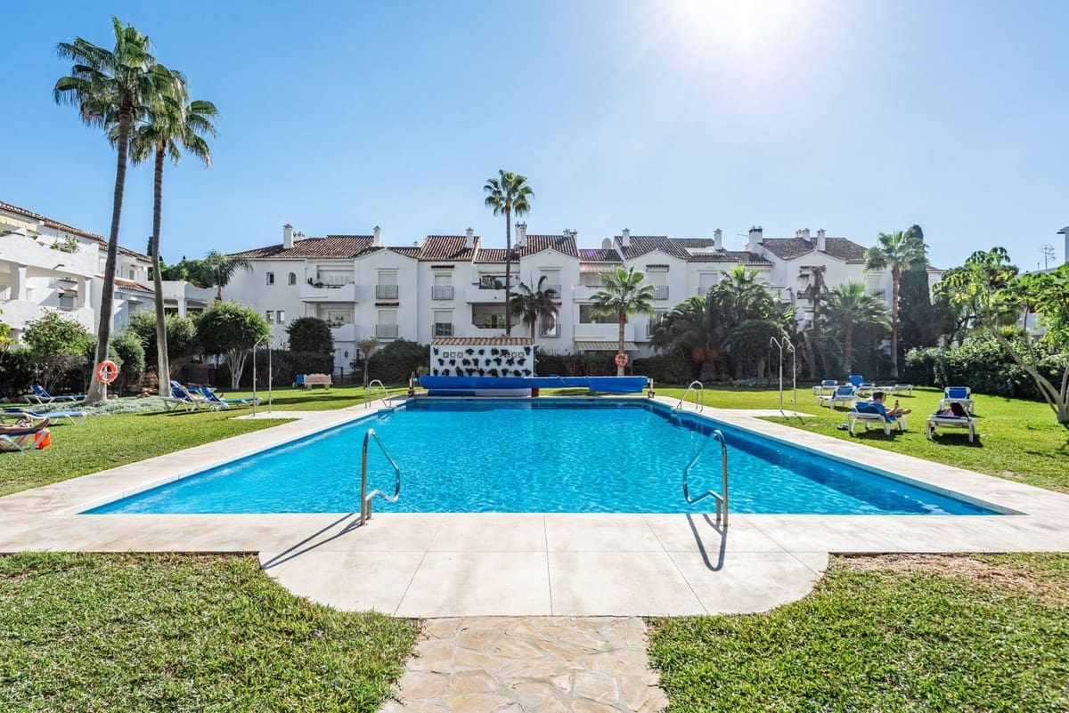 2 chambre Appartement à vendre à Estepona avec piscine - 498 000 € (Ref: 9475008)