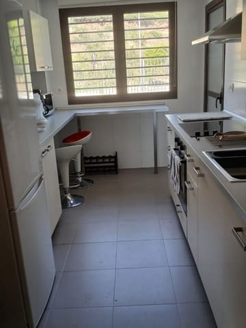 2 quarto Apartamento para venda em Estepona com piscina garagem - 380 000 € (Ref: 9475010)