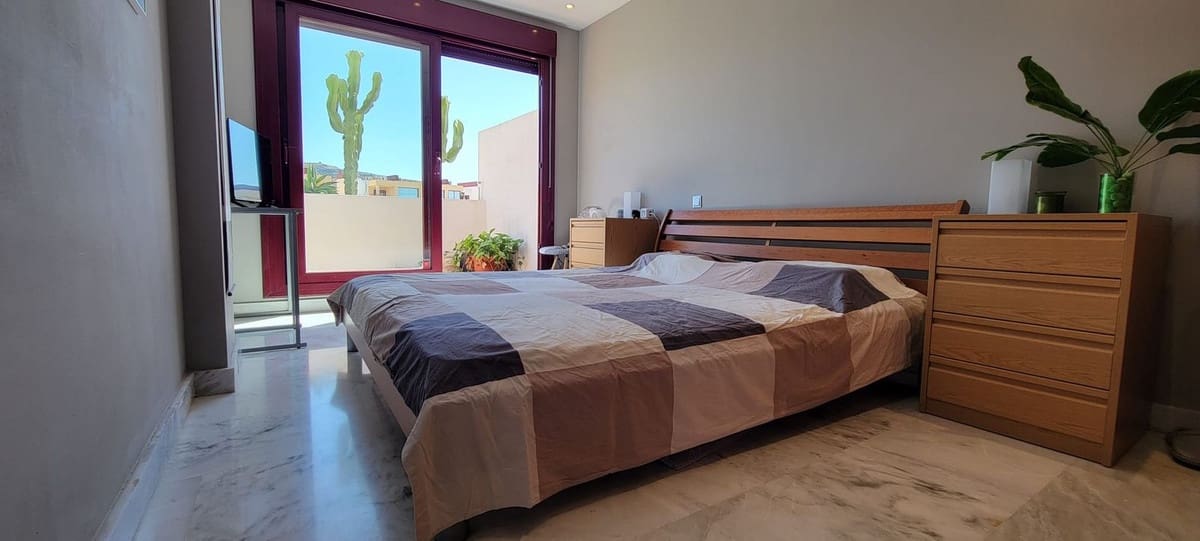 3 soverom Penthouse til salgs i Benahavis med svømmebasseng garasje - € 350 000 (Ref: 9475011)