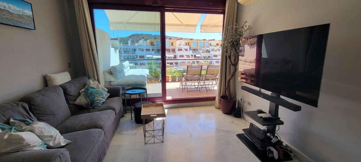 3 soverom Penthouse til salgs i Benahavis med svømmebasseng garasje - € 350 000 (Ref: 9475011)