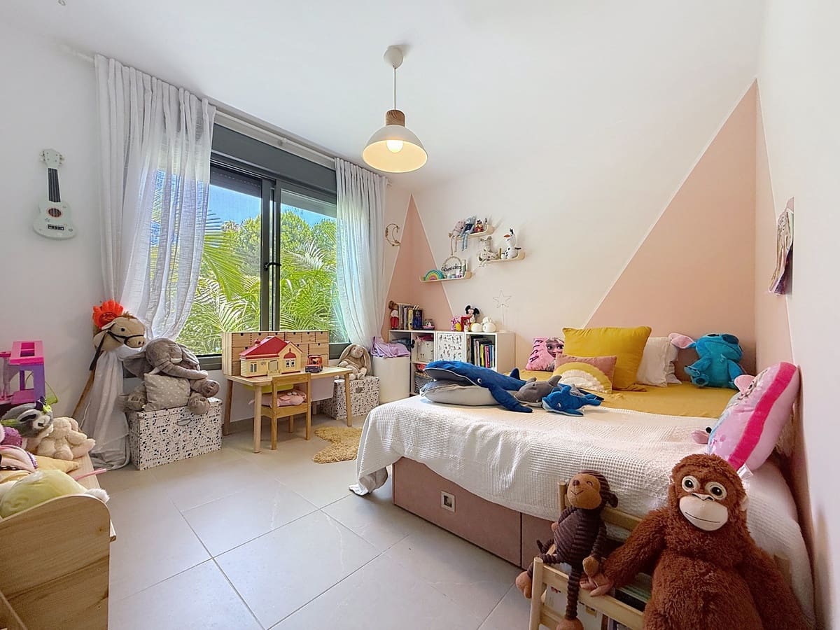 3 sovrum Lägenhet till salu i Bahia de Casares med pool garage - 539 000 € (Ref: 9475019)