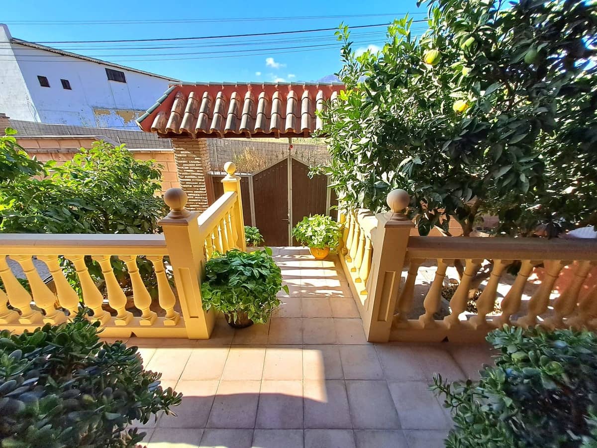 6 bedroom Villa for sale in Mijas Costa with garage - € 765,000 (Ref: 9479462)