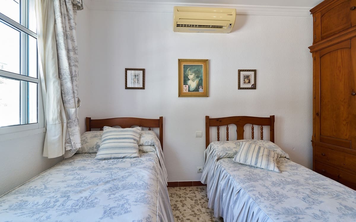 Chalet de 5 habitaciones en Benalmádena en venta con piscina - 645.000 € (Ref: 9479463)