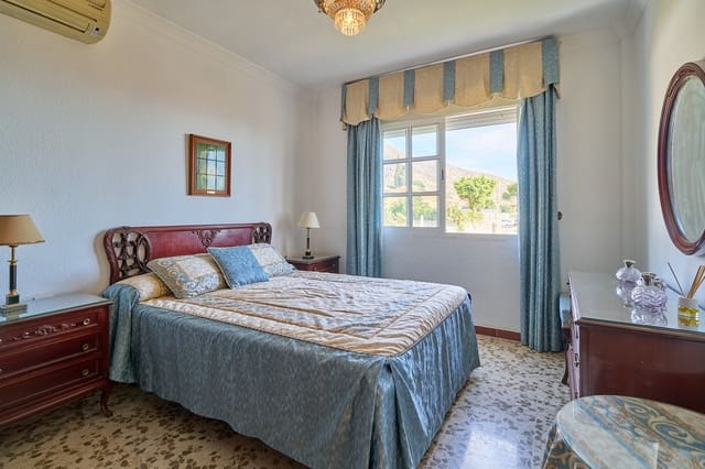 Chalet de 5 habitaciones en Benalmádena en venta con piscina - 645.000 € (Ref: 9479463)