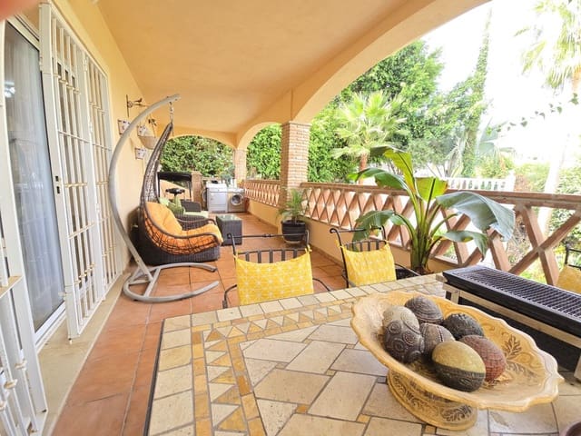 4 soverom Villa til salgs i Riviera del Sol, Mijas med svømmebasseng garasje - € 795 000 (Ref: 9480686)