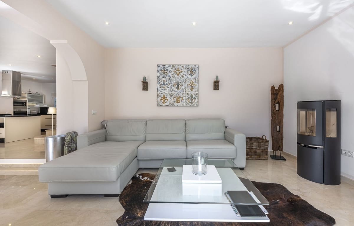 4 chambre Villa/Maison à vendre à Calahonda avec piscine garage - 999 000 € (Ref: 9480770)