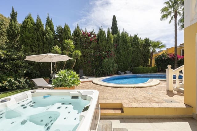 4 chambre Villa/Maison à vendre à Calahonda, Mijas avec piscine garage - 999 000 € (Ref: 9480770)