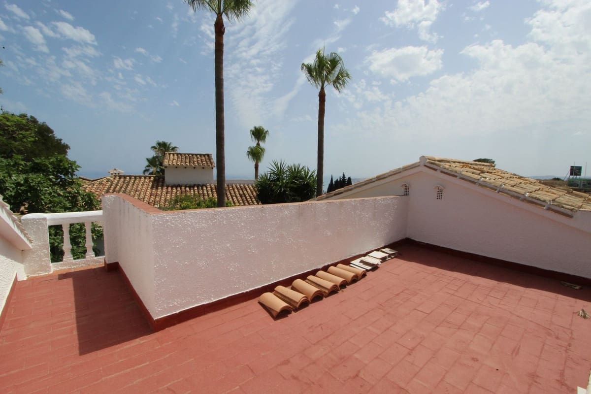 4 makuuhuone Huvila myytävänä paikassa La Capellania mukana uima-altaan 
autotalli - 850 000 € (Ref: 9481331)