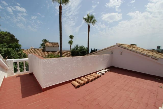 4 makuuhuone Huvila myytävänä paikassa La Capellania, Benalmádena mukana uima-altaan 
autotalli - 850 000 € (Ref: 9481331)