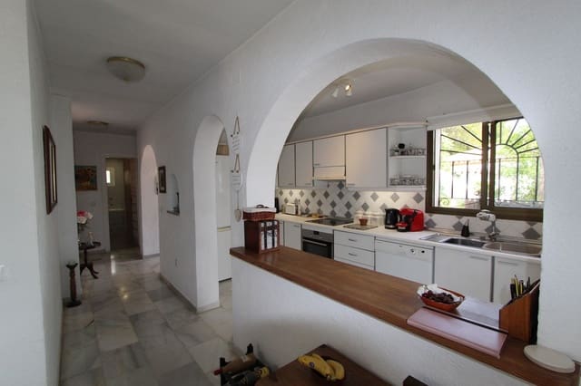 4 makuuhuone Huvila myytävänä paikassa La Capellania, Benalmádena mukana uima-altaan 
autotalli - 850 000 € (Ref: 9481331)