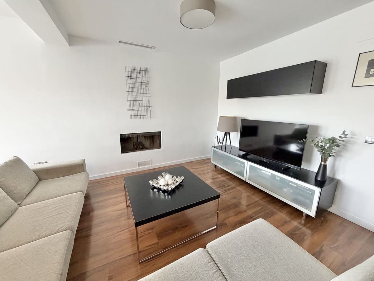 Chalet de 3 habitaciones en El Faro en venta con piscina garaje - 849.000 € (Ref: 9481332)