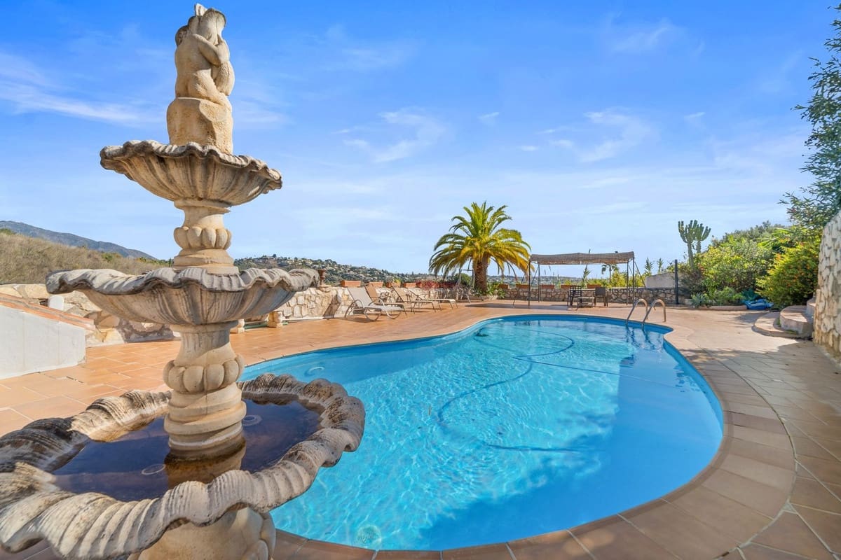 4 Zimmer Villa zu verkaufen in Mijas mit Pool Garage - 975.000 € (Ref: 9481591)