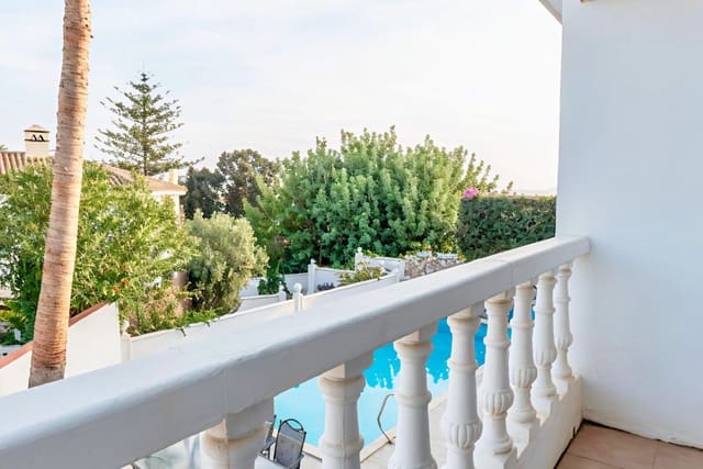 4 soveværelse Villa til salg i Torreblanca del Sur, Mijas med swimmingpool garage - € 649.000 (Ref: 9482176)