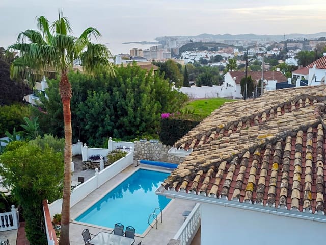 4 soveværelse Villa til salg i Torreblanca del Sur, Mijas med swimmingpool garage - € 649.000 (Ref: 9482176)