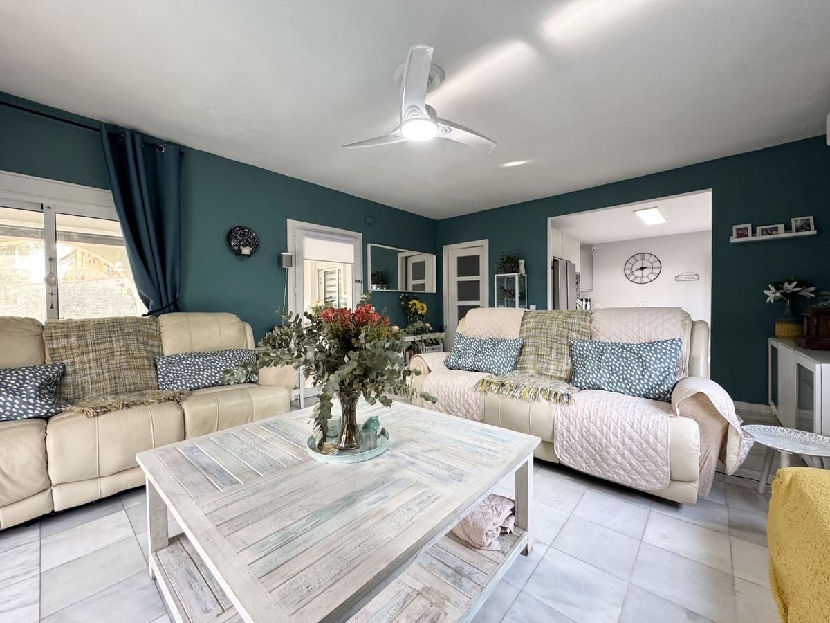 4 soveværelse Villa til salg i La Duquesa / Puerto de la Duquesa med swimmingpool garage - € 860.000 (Ref: 9482242)