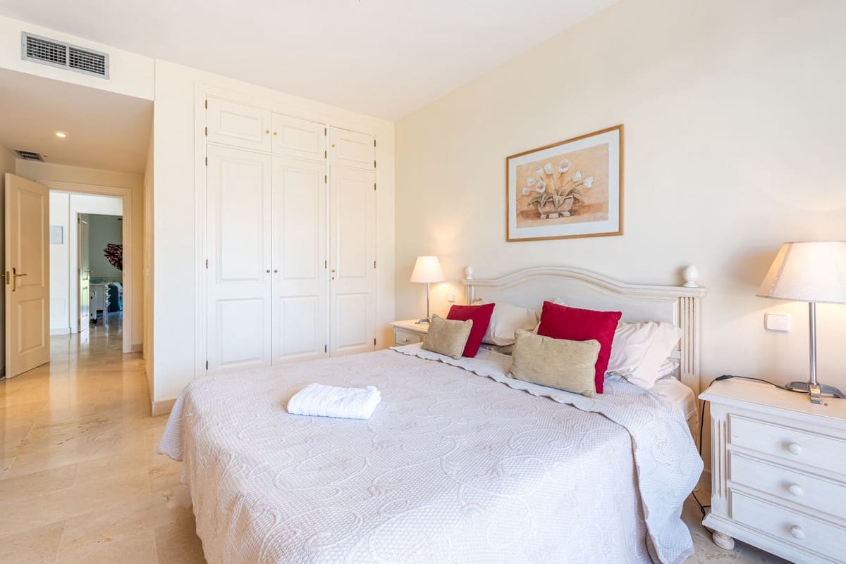 2 chambre Appartement à vendre à Estepona avec piscine - 465 000 € (Ref: 9486873)